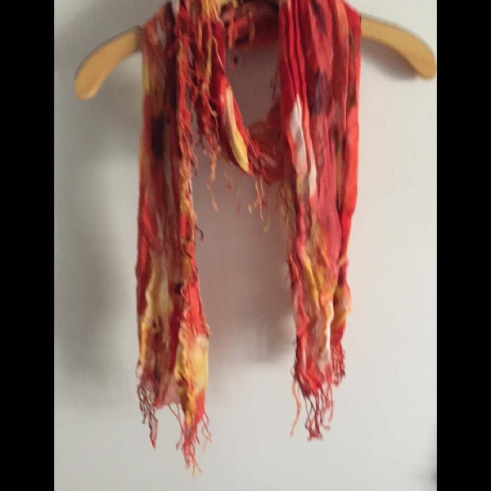 Scarf with fring